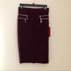 🌸 NWT Plum Colored Pencil Skirt with Zippers🌸